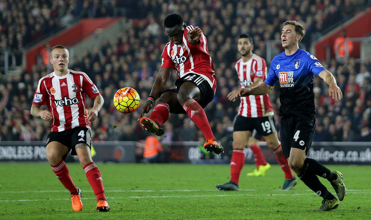 勉强领先 勉强领先